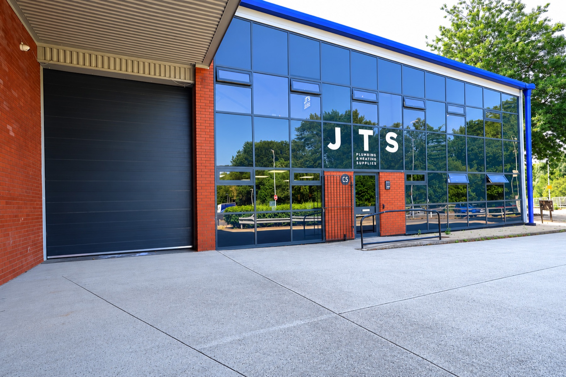 Front of the JTS Plumbing and Heating Supplies Ltd branch in Middleton